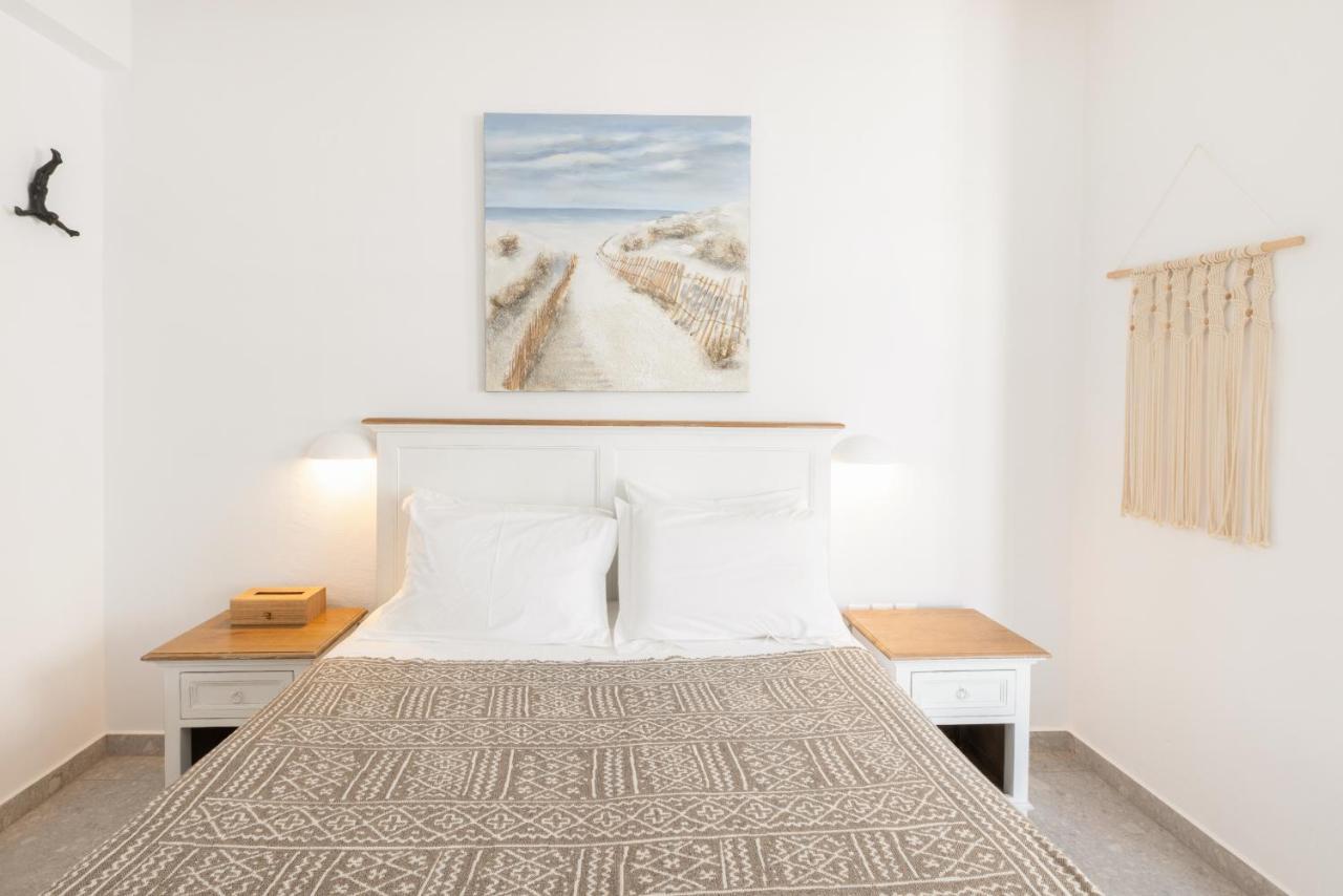 Parosquare Central Suites Bagian luar foto